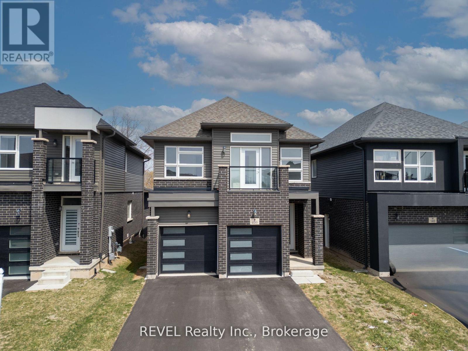 139 Caroline Street, Welland, Ontario  L2B 0K1 - Photo 2 - X12648118