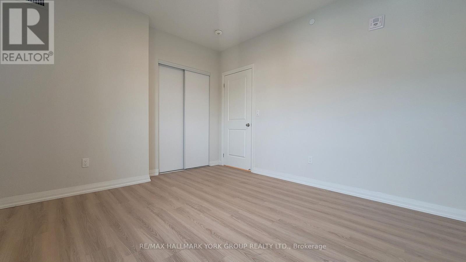 509 (Lp09) - 13042 Yonge Street, Richmond Hill, Ontario  L4E 1N6 - Photo 4 - N12646196