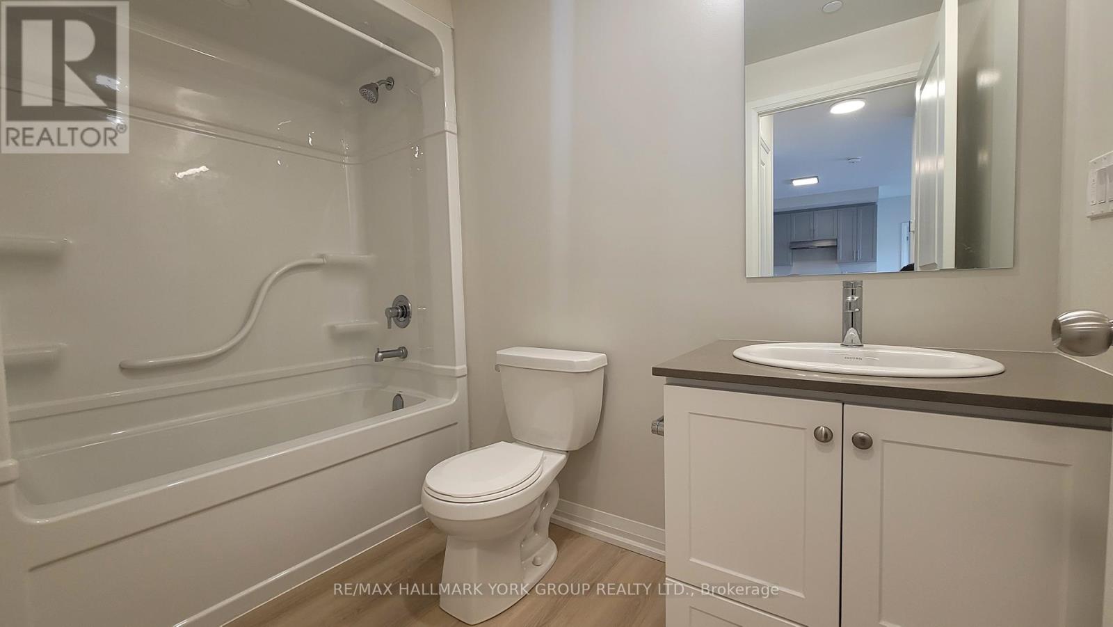 509 (Lp09) - 13042 Yonge Street, Richmond Hill, Ontario  L4E 1N6 - Photo 12 - N12646196