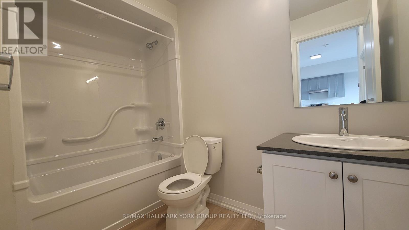 Ph04 (#604) - 13042 Yonge Street, Richmond Hill, Ontario  L4E 1N6 - Photo 7 - N12646162