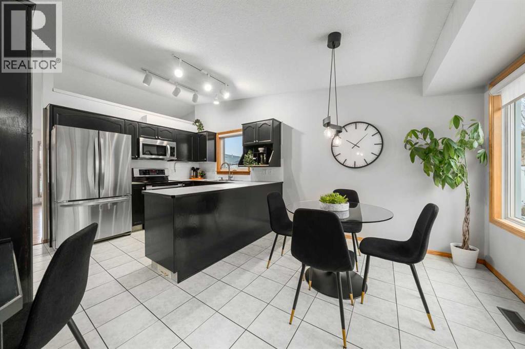 177 Hidden Vale Close Nw, Calgary, Alberta  T3A 5C7 - Photo 12 - A2262539