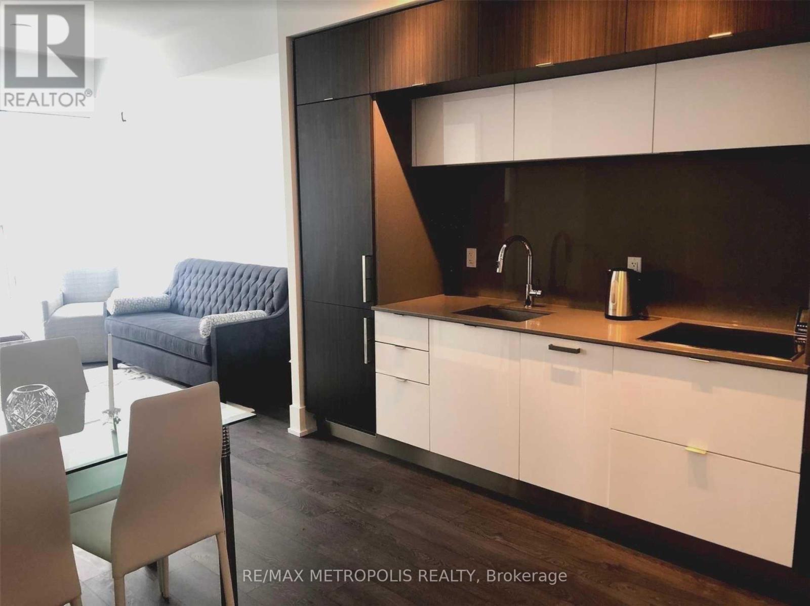 6101 - 10 YORK STREET, Toronto, Ontario