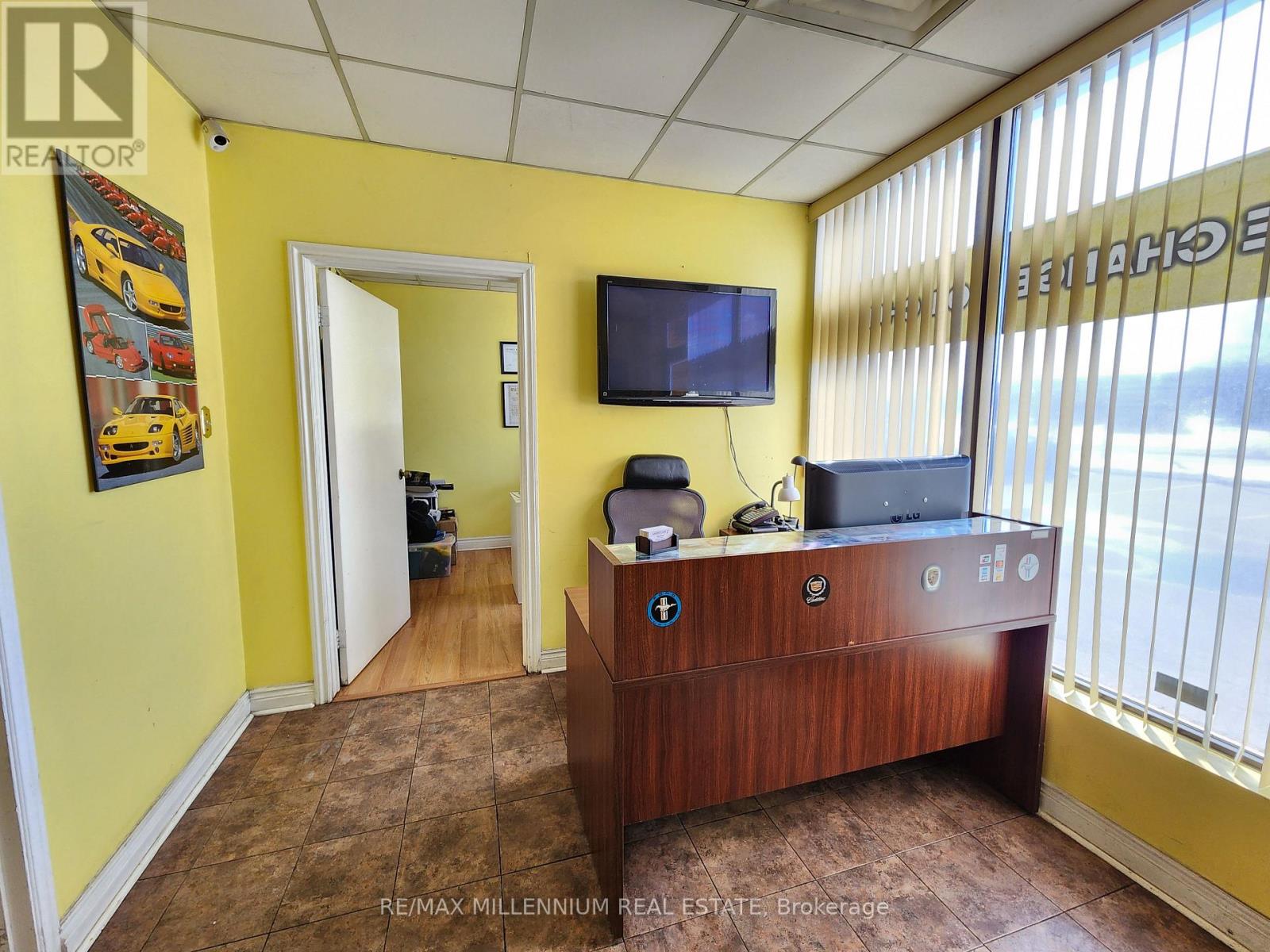 2 - 371 Bradwick Drive N, Vaughan, Ontario  L4K 2P4 - Photo 5 - N12648178