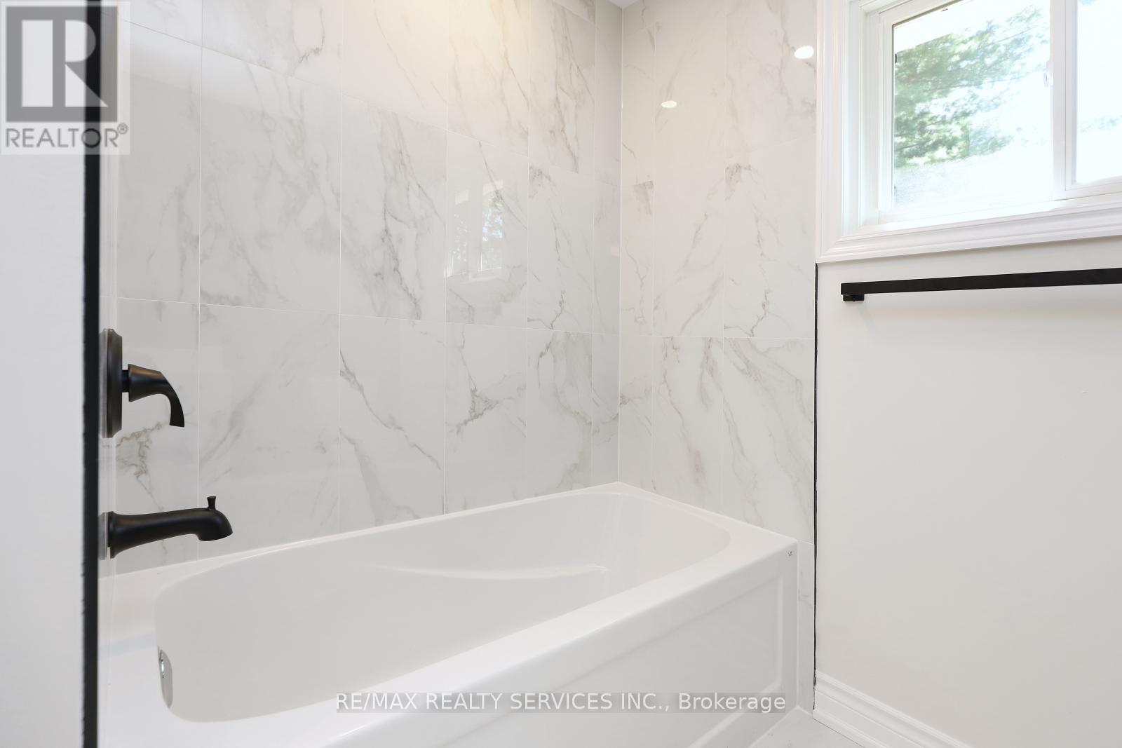 8570 Hwy 12, Oro-Medonte, Ontario  L3V 6H2 - Photo 17 - S12648182