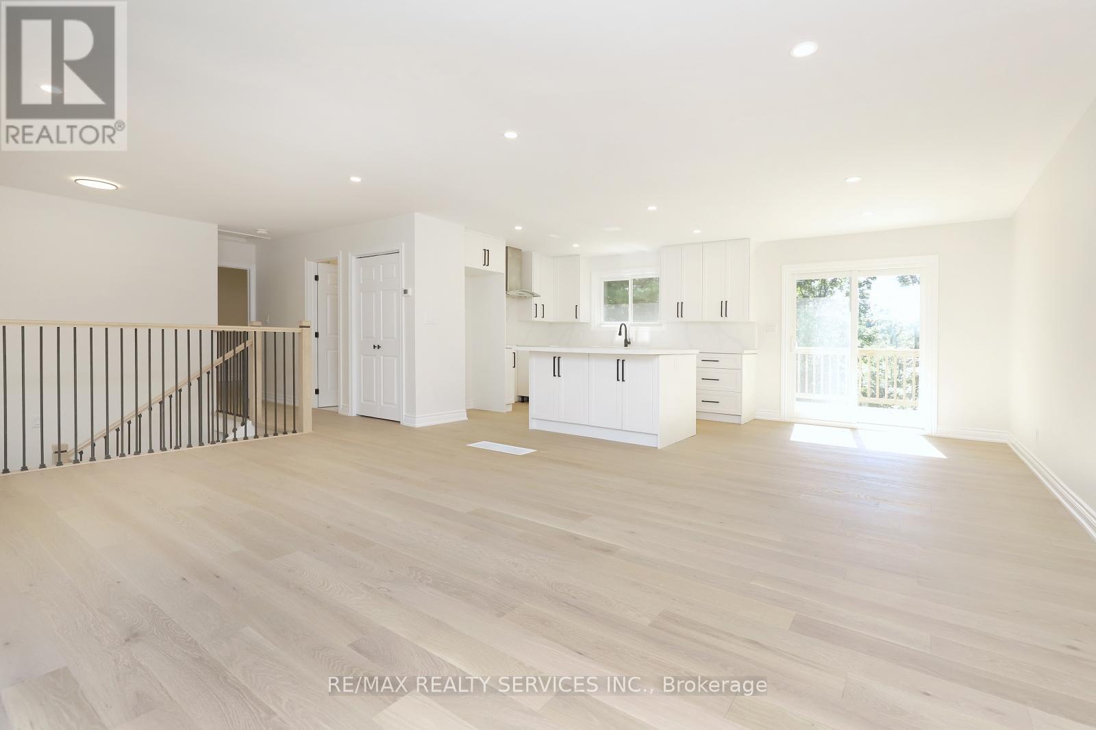 8570 Hwy 12, Oro-Medonte, Ontario  L3V 6H2 - Photo 8 - S12648182