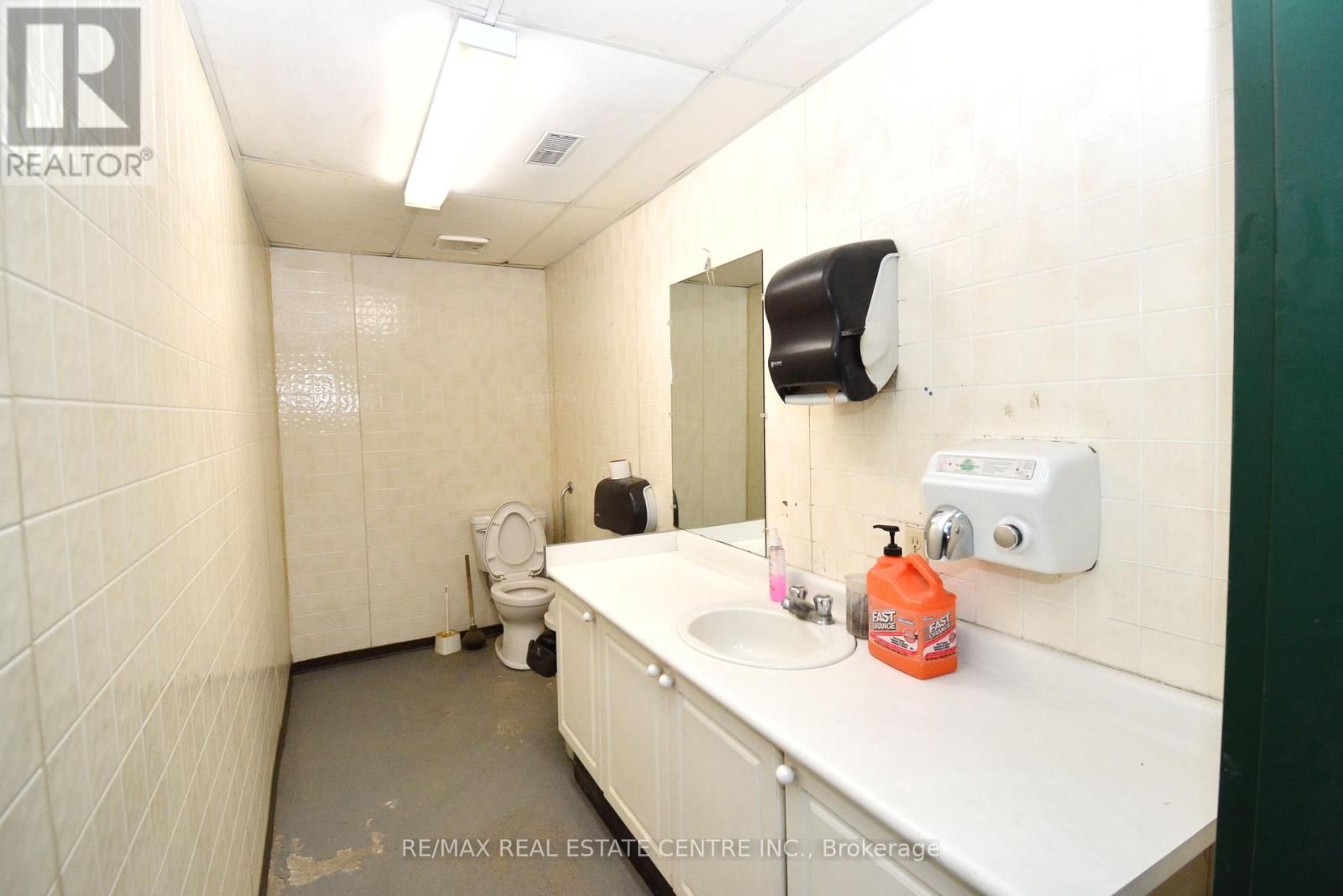 16524 Hurontario Street, Caledon, Ontario  L0N 1C0 - Photo 9 - W12647914