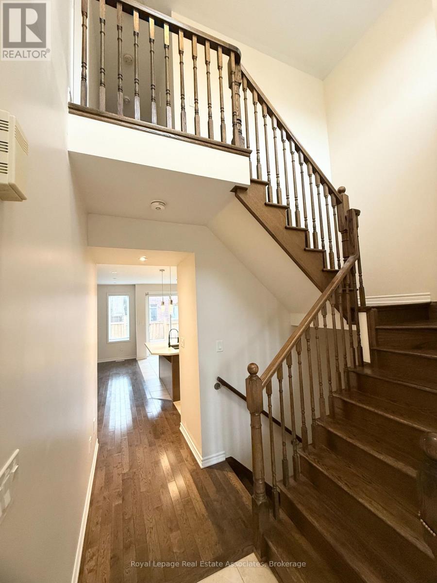 68 Stedford Crescent, Brampton, Ontario  L7A 4P5 - Photo 4 - W12648128