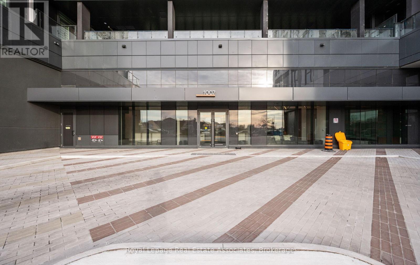 701 - 1007 The Queensway, Toronto, Ontario  M8Z 0H4 - Photo 4 - W12648132