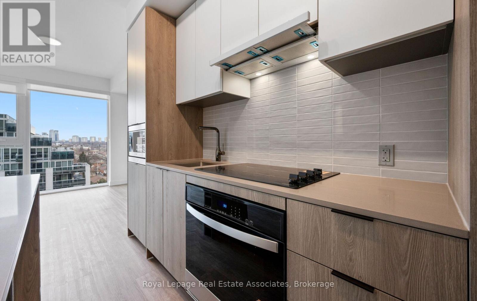 701 - 1007 The Queensway, Toronto, Ontario  M8Z 0H4 - Photo 9 - W12648132