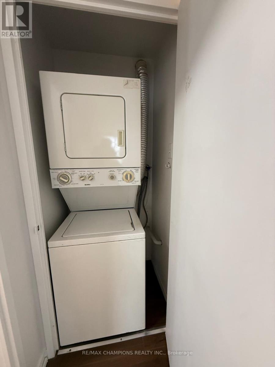 1406 - 26 Hanover Road, Brampton, Ontario  L6S 4T2 - Photo 28 - W12648154