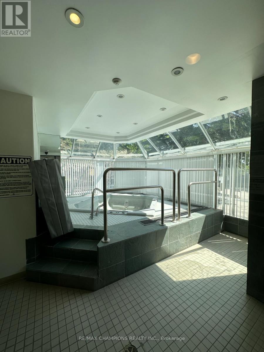 1406 - 26 Hanover Road, Brampton, Ontario  L6S 4T2 - Photo 33 - W12648154