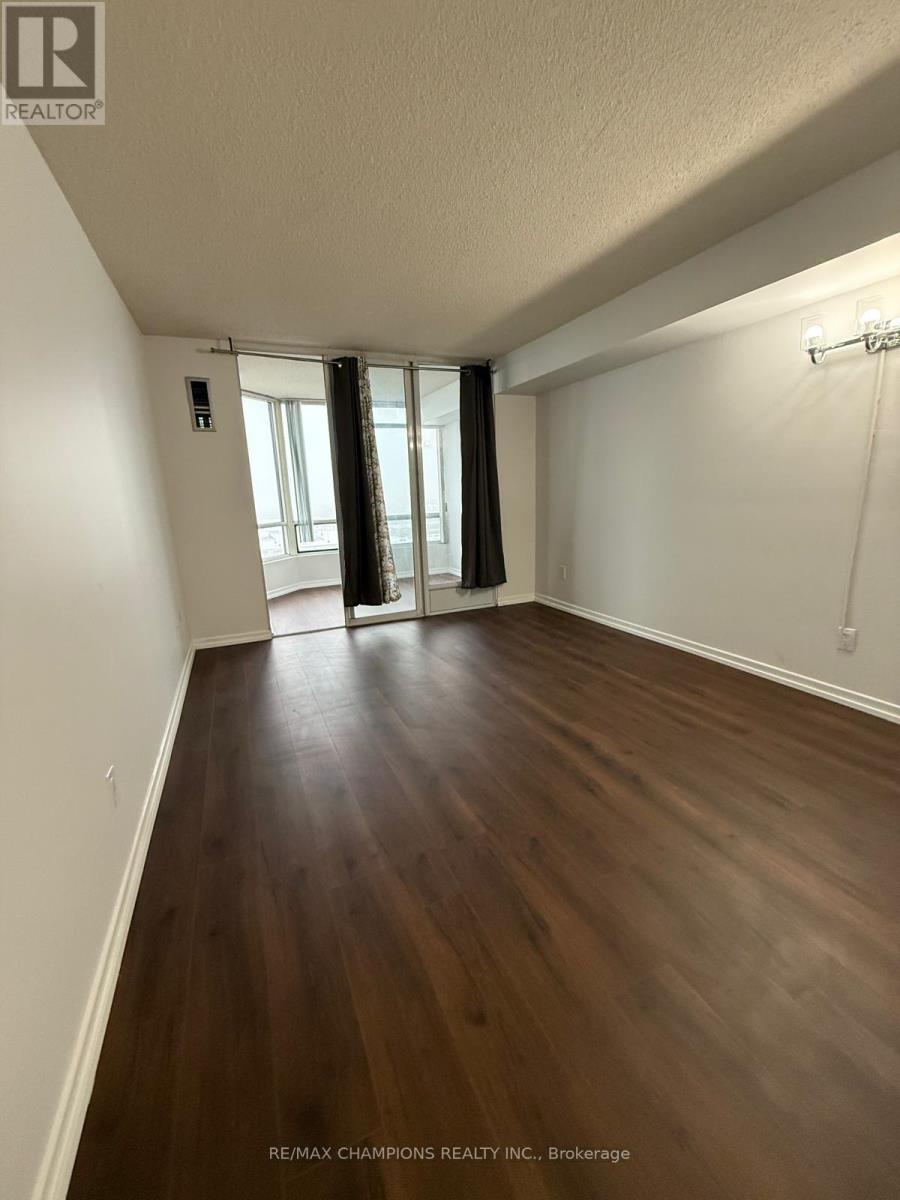 1406 - 26 Hanover Road, Brampton, Ontario  L6S 4T2 - Photo 8 - W12648154