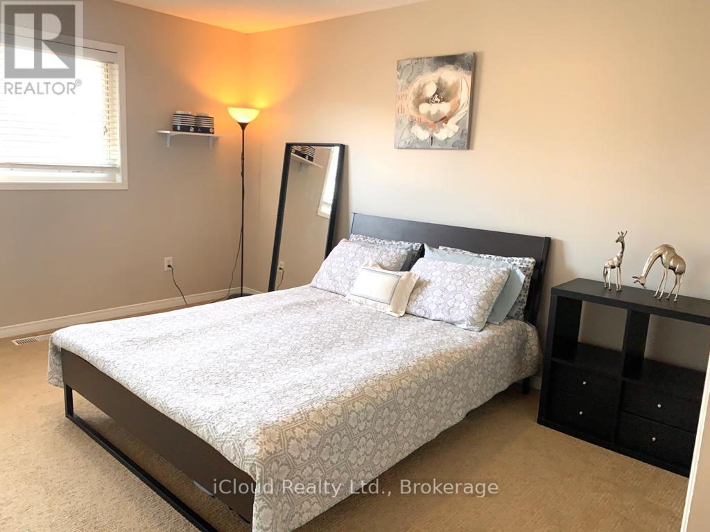 Main/2nd Flr - 3838 Manatee Way, Mississauga, Ontario  L5M 6Y1 - Photo 11 - W12648168