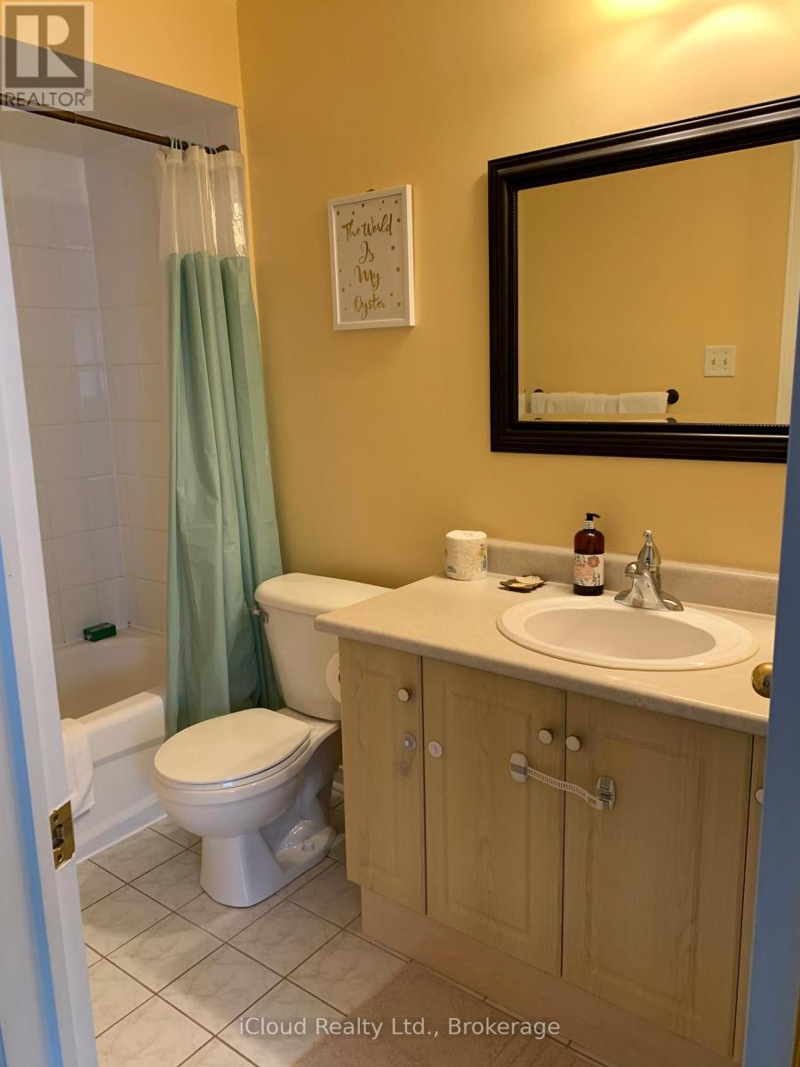 Main/2nd Flr - 3838 Manatee Way, Mississauga, Ontario  L5M 6Y1 - Photo 12 - W12648168