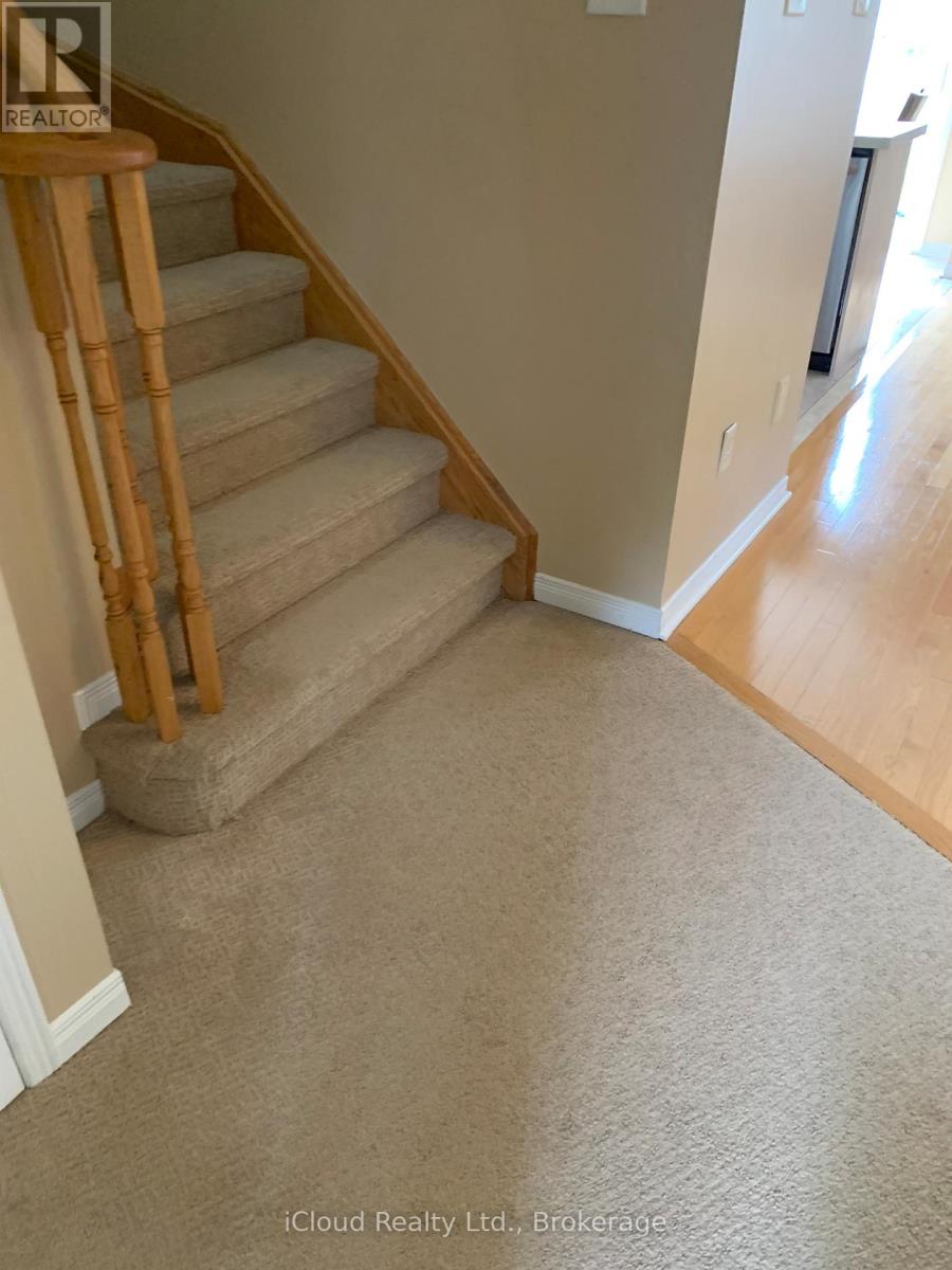 Main/2nd Flr - 3838 Manatee Way, Mississauga, Ontario  L5M 6Y1 - Photo 7 - W12648168