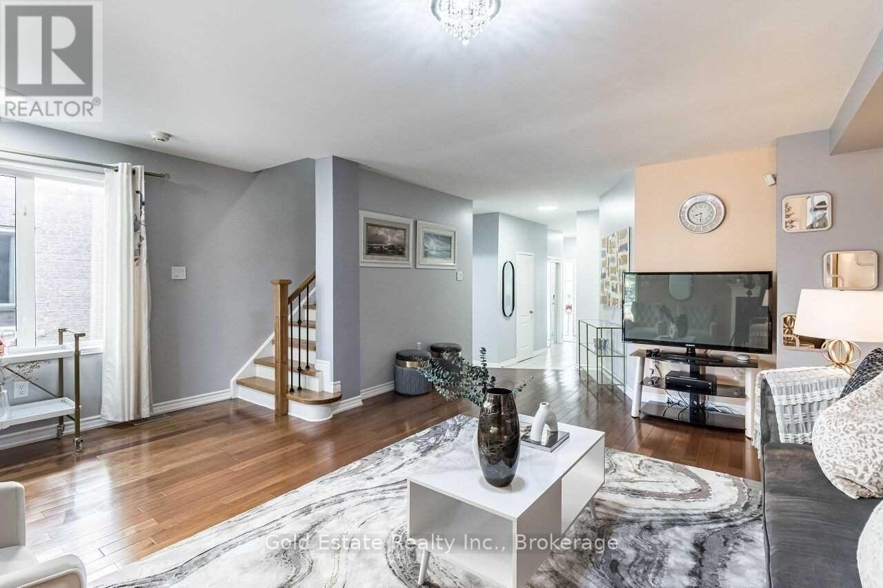 45 Rotunda Street, Brampton, Ontario  L6X 5E3 - Photo 7 - W12648174