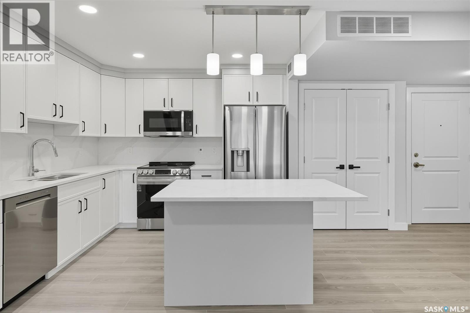 208 318 108th Street W, Saskatoon, Saskatchewan  S7N 1P8 - Photo 4 - SK025877