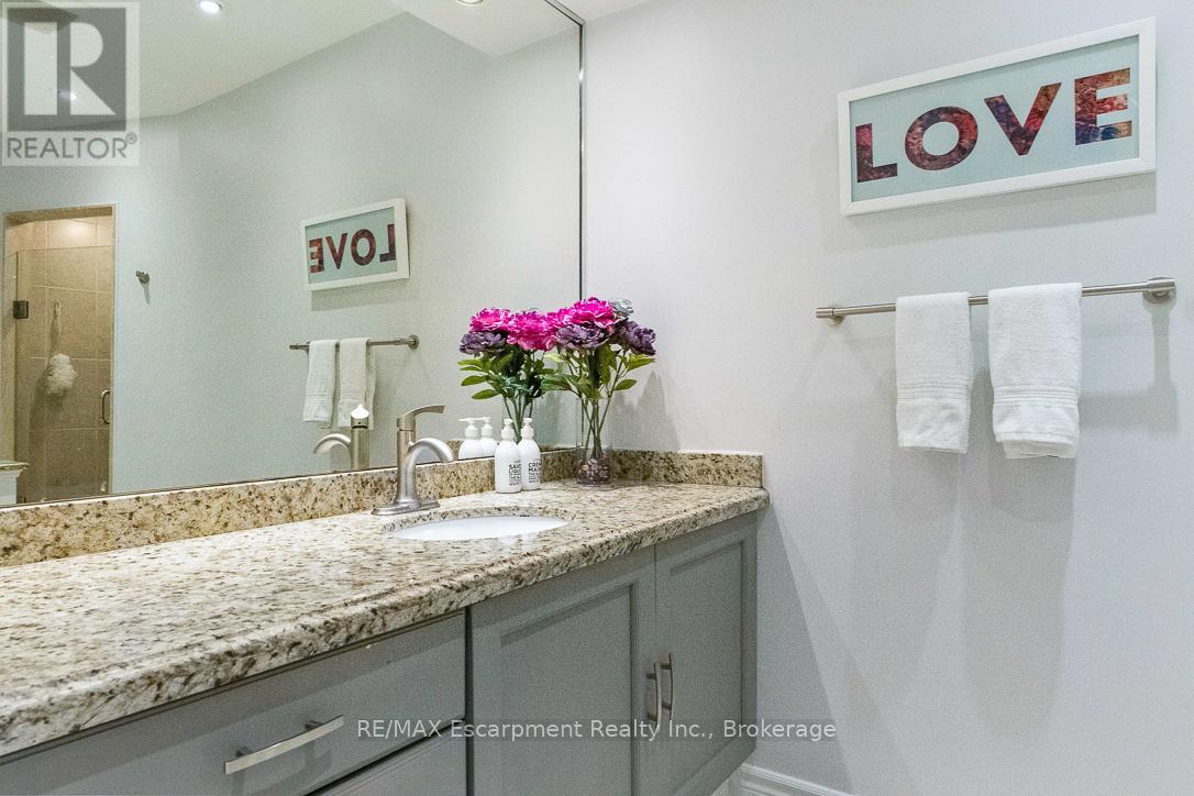 68 Glenmanor Drive N, Oakville, Ontario  L6K 2B4 - Photo 26 - W12585556