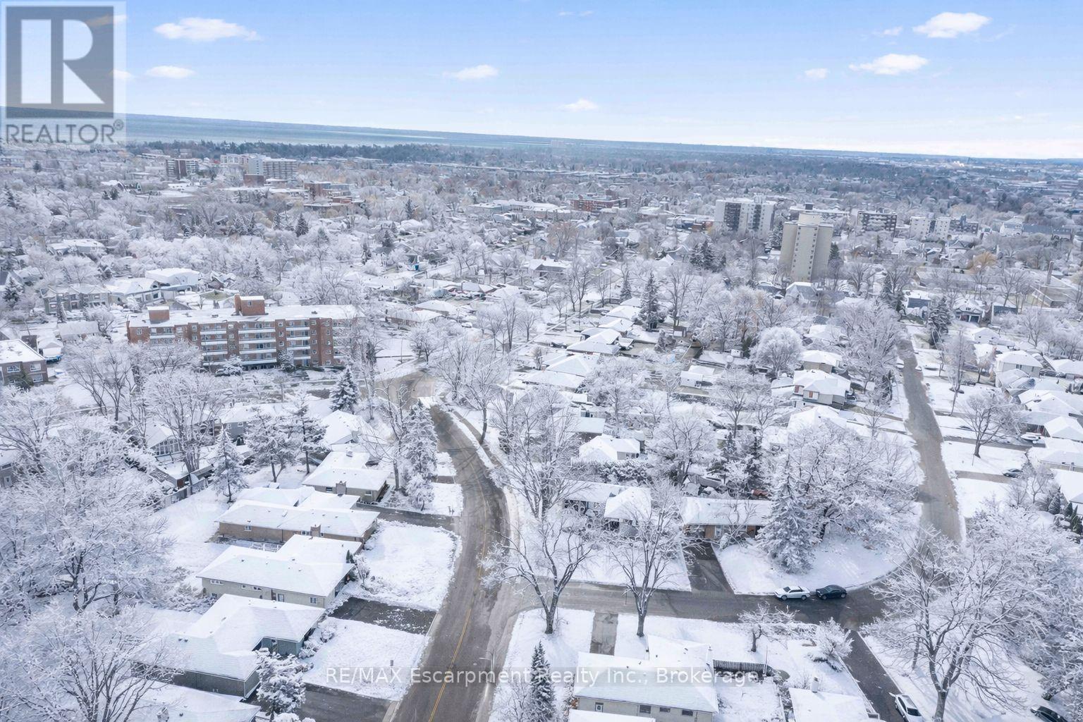 68 Glenmanor Drive N, Oakville, Ontario  L6K 2B4 - Photo 49 - W12585556