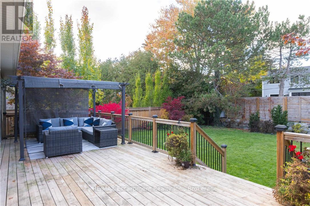 2073 Deramore Drive, Oakville, Ontario  L6J 2P7 - Photo 37 - W12602432