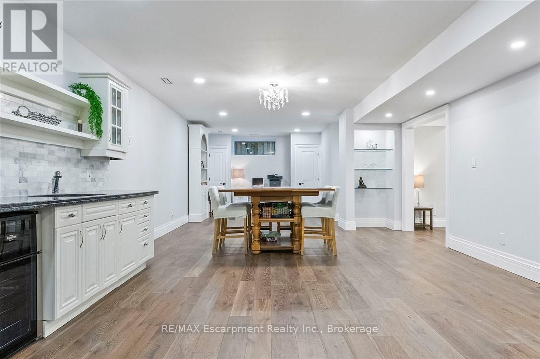 2073 Deramore Drive, Oakville, Ontario  L6J 2P7 - Photo 28 - W12602432