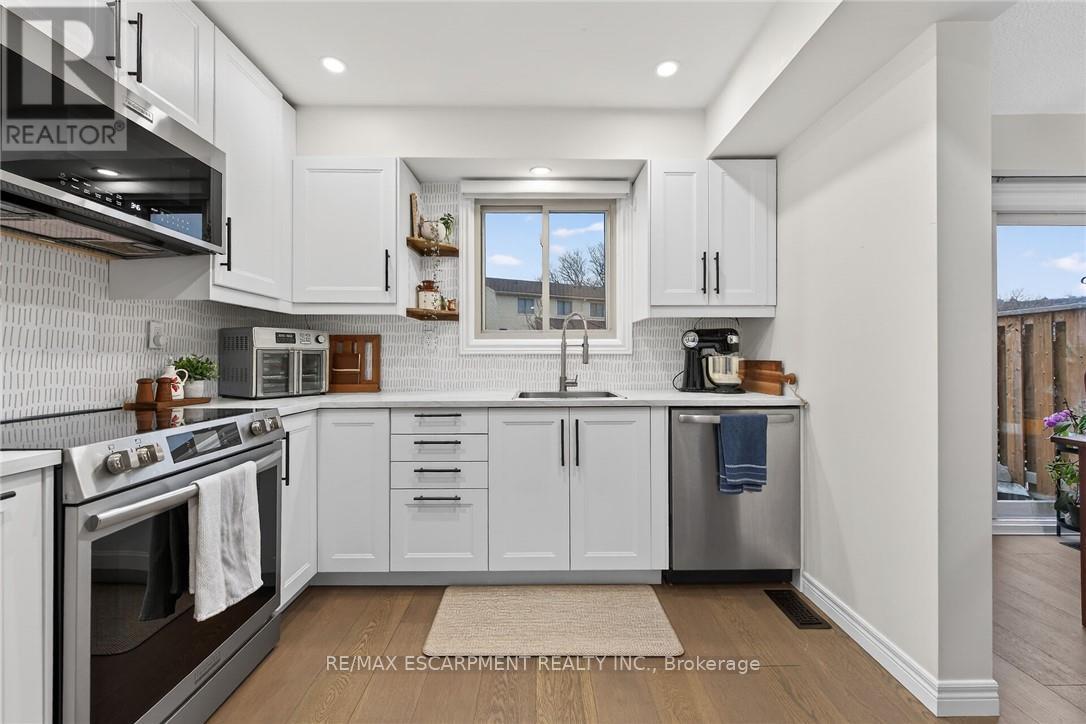 15 - 150 Gateshead Crescent, Hamilton, Ontario  L8G 4A7 - Photo 8 - X12648140