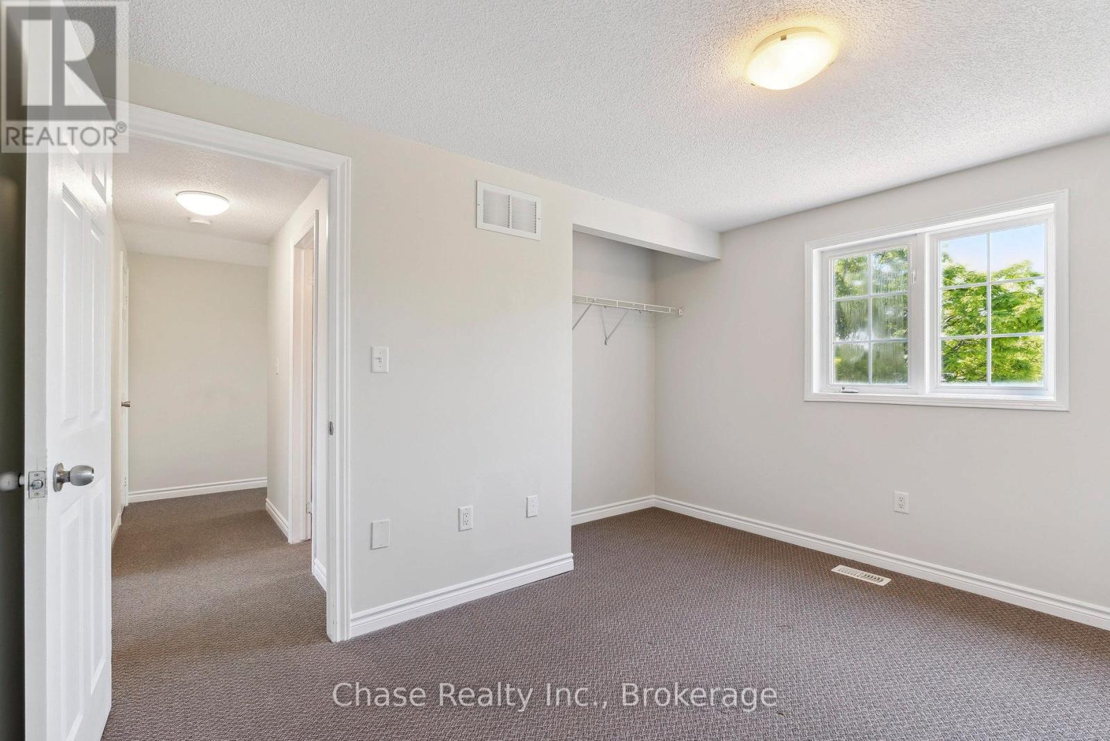 46 Sydenham Wells, Barrie (Georgian Drive), Ontario  L4M 6R4 - Photo 12 - S12648198