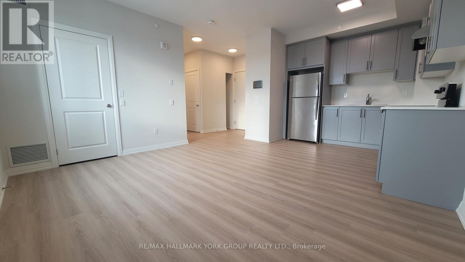 307 - 13042 Yonge Street, Richmond Hill, Ontario  L4E 1N6 - Photo 7 - N12646258