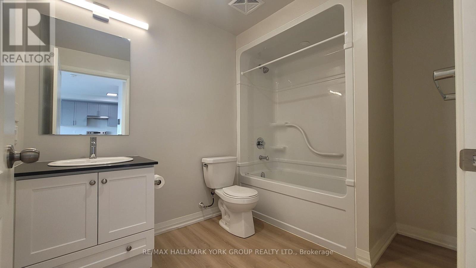 307 - 13042 Yonge Street, Richmond Hill, Ontario  L4E 1N6 - Photo 5 - N12646258