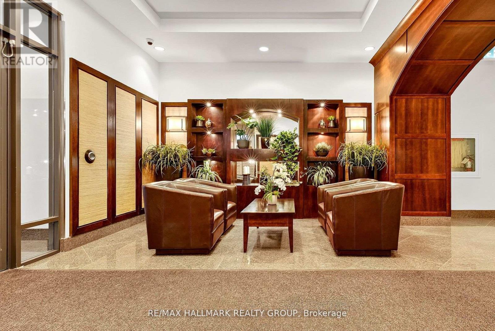 1206 - 200 Besserer Street, Ottawa, Ontario  K1N 0A7 - Photo 2 - X12648184