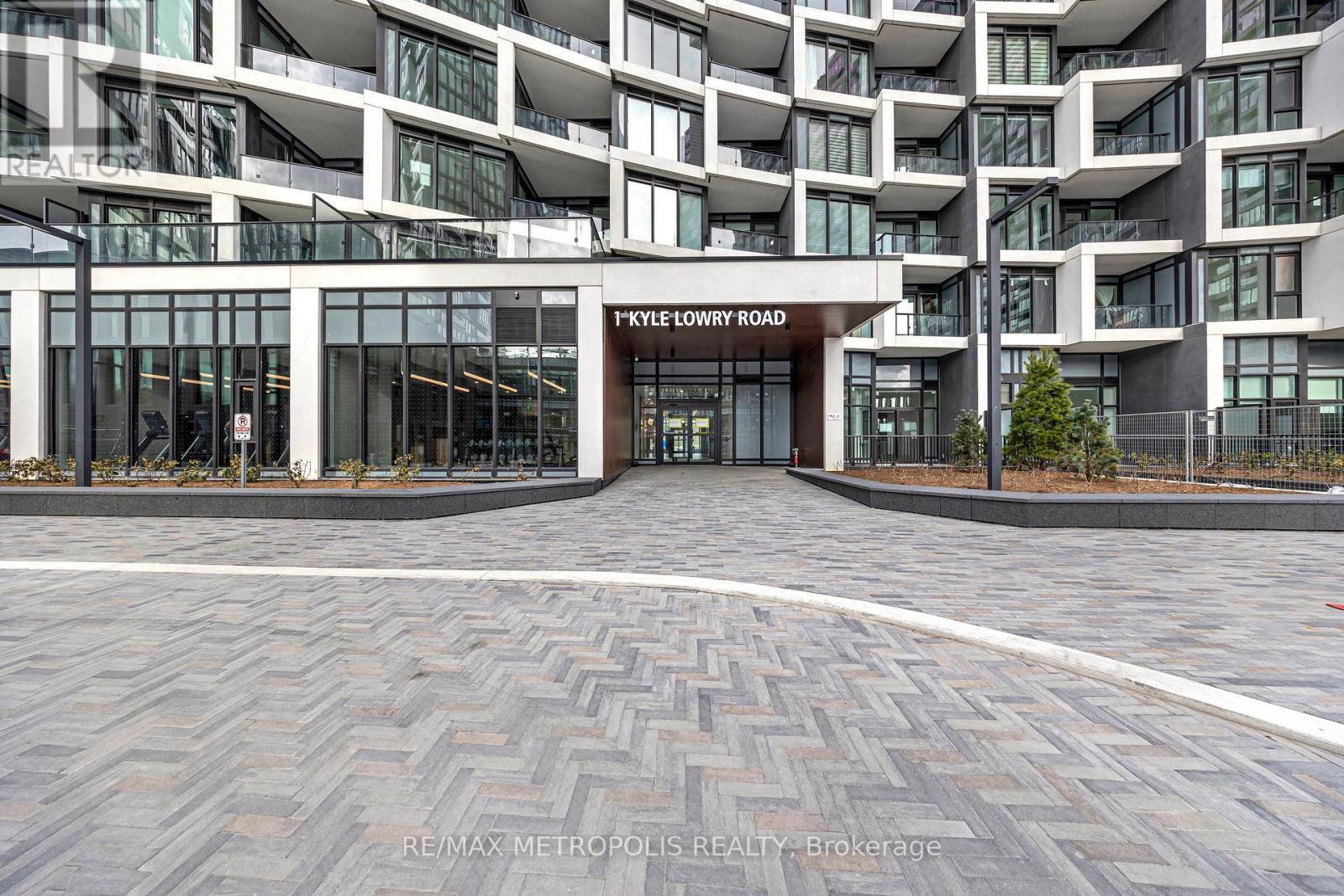 316 - 1 Kyle Lowry Road, Toronto, Ontario  M3C 0S6 - Photo 3 - C12648208