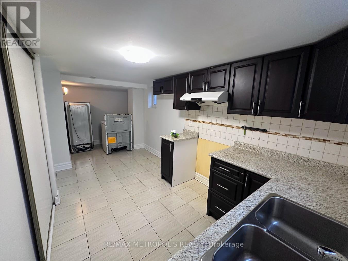 Bsmt - 29 Alanbury Crescent, Toronto, Ontario  M1J 2Y3 - Photo 2 - E12648196