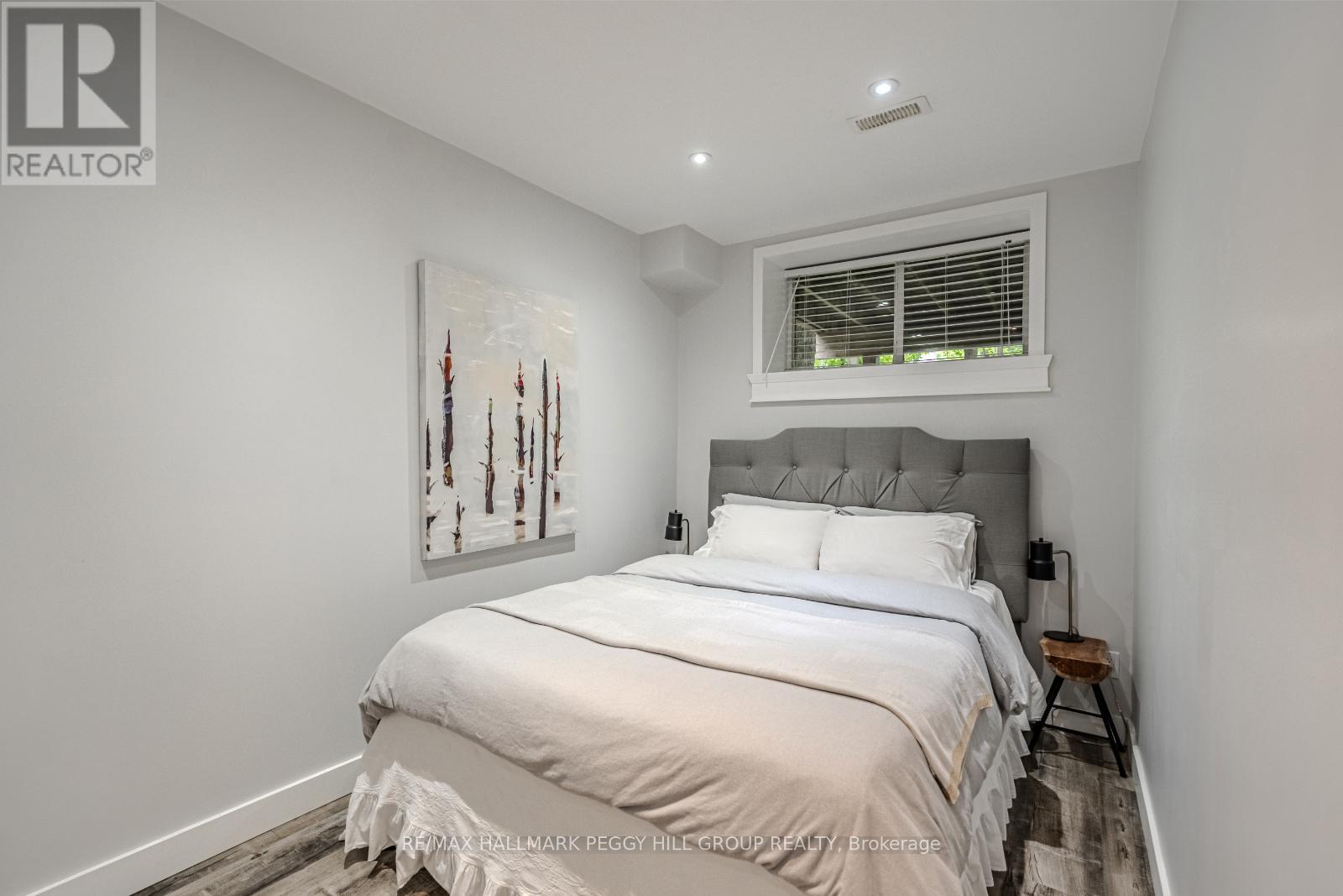 11 Oakmont Avenue, Oro-Medonte, Ontario  L0L 2L0 - Photo 13 - S12648186