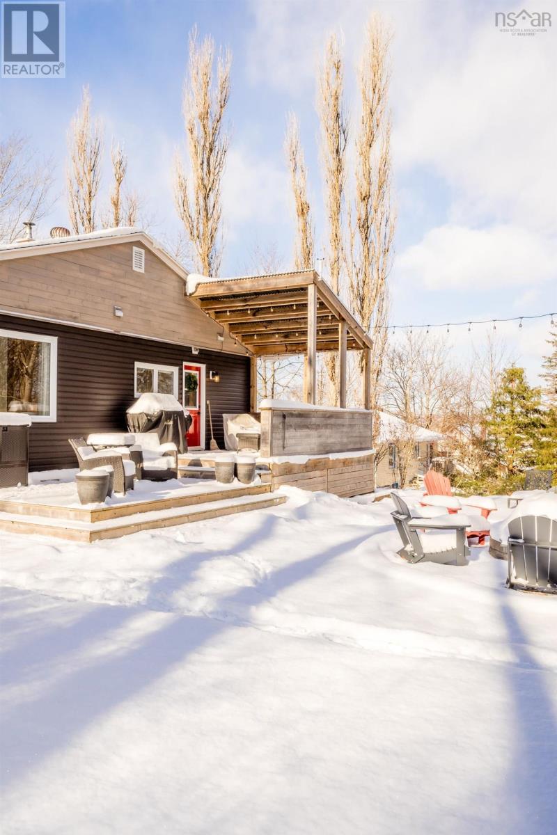 15 Hillcrest Avenue, Wolfville, Nova Scotia  B4P 1T5 - Photo 47 - 202529523