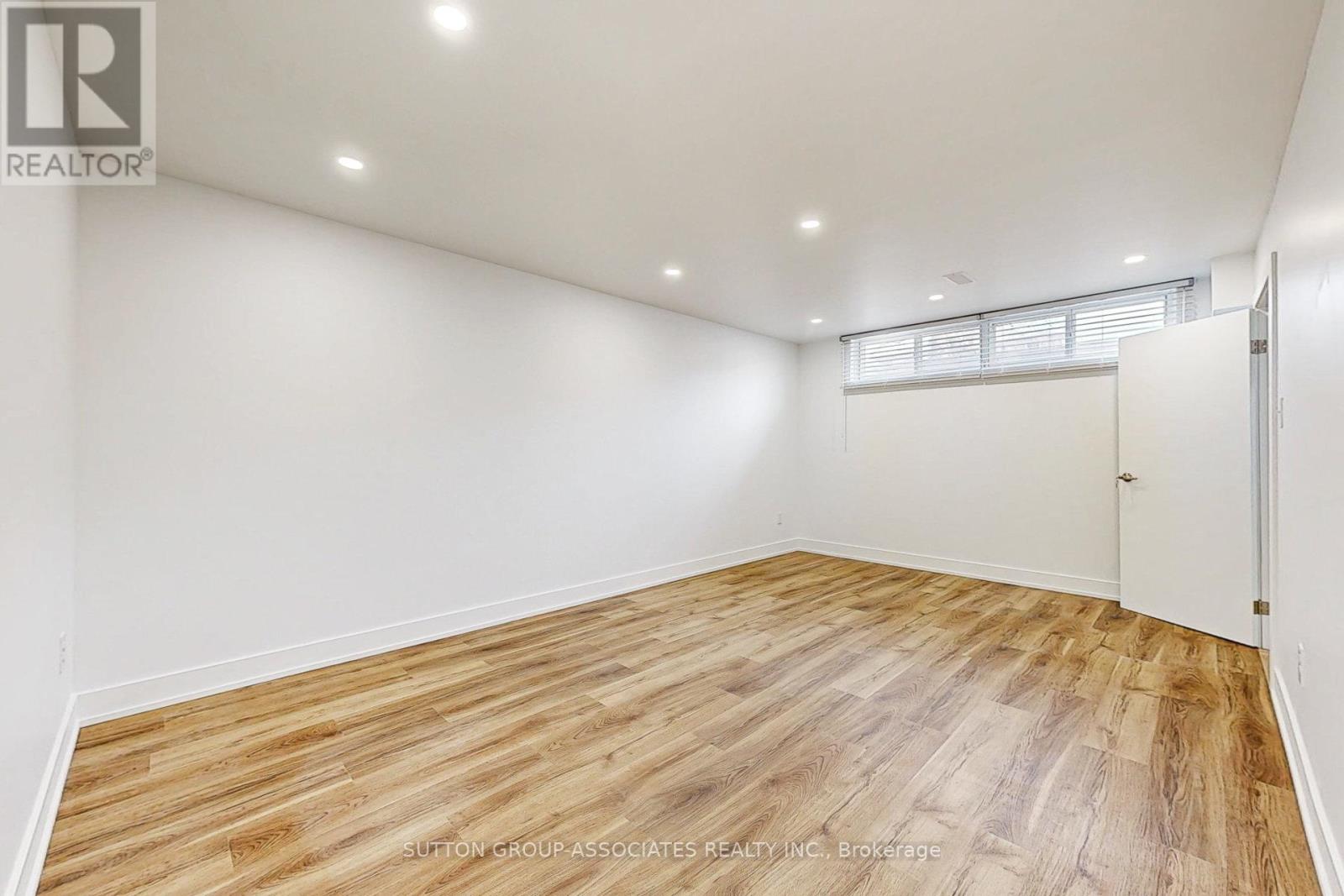 22 Woodenhill Court, Toronto, Ontario  M6M 1K9 - Photo 33 - W12648204