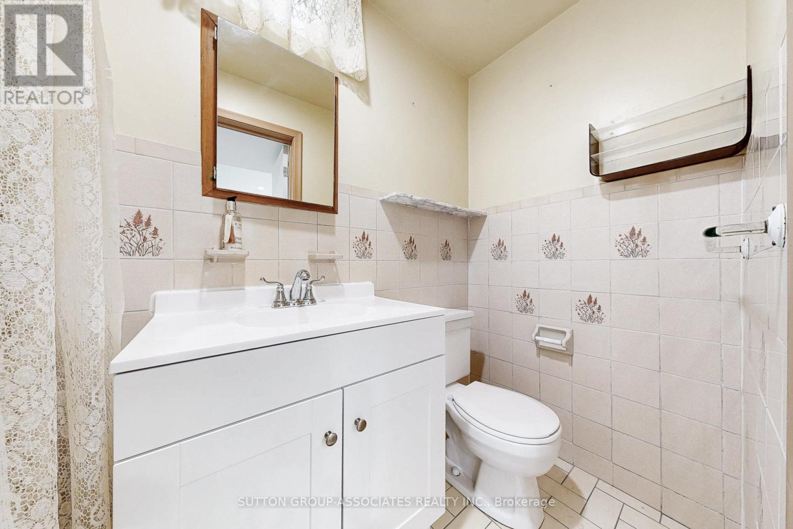 22 Woodenhill Court, Toronto, Ontario  M6M 1K9 - Photo 40 - W12648204