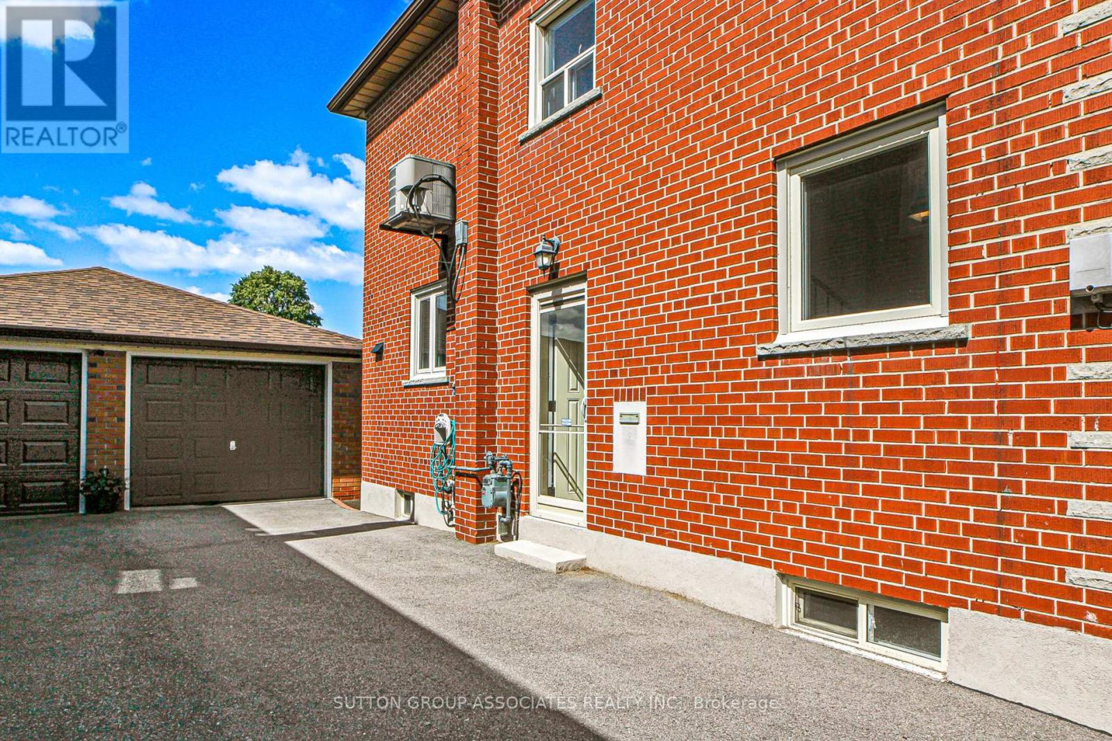 22 Woodenhill Court, Toronto, Ontario  M6M 1K9 - Photo 45 - W12648204