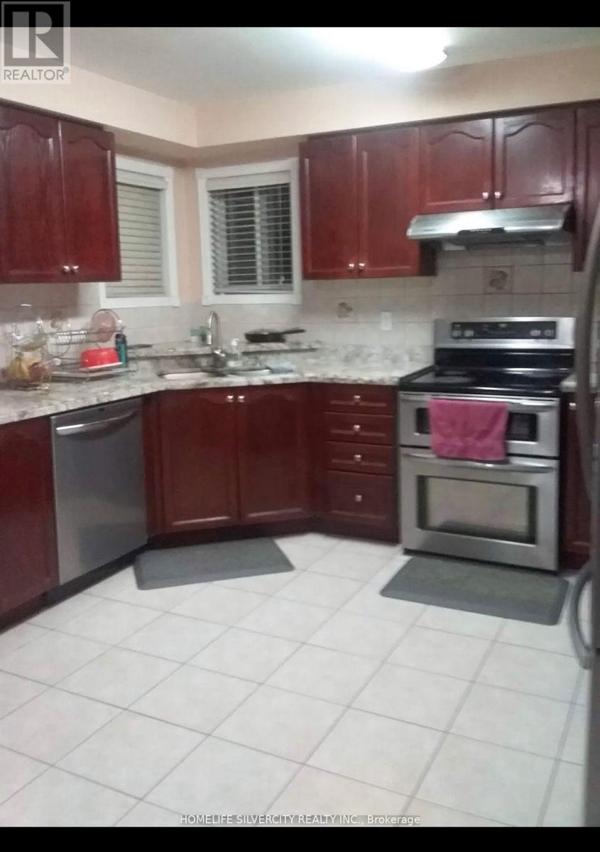 30 Sheepberry Terrace, Brampton, Ontario  L7A 2B6 - Photo 3 - W12648210