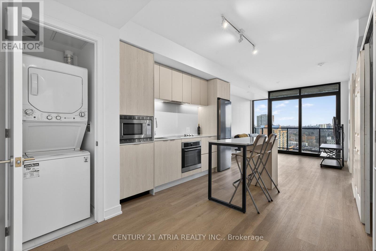 1418 - 3009 Novar Road, Mississauga, Ontario  L5B 0P9 - Photo 2 - W12648216