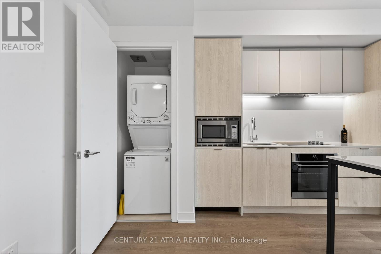 1418 - 3009 Novar Road, Mississauga, Ontario  L5B 0P9 - Photo 3 - W12648216