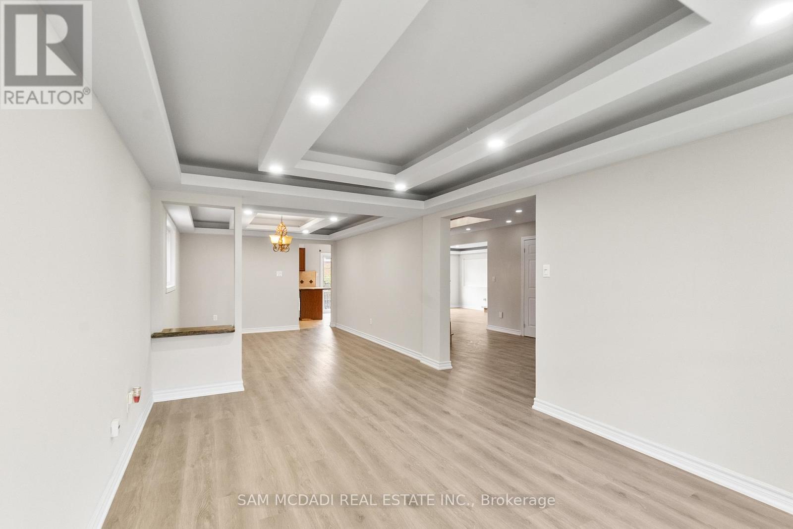 149 Sunforest Drive, Brampton, Ontario  L6Z 4B7 - Photo 11 - W12648218