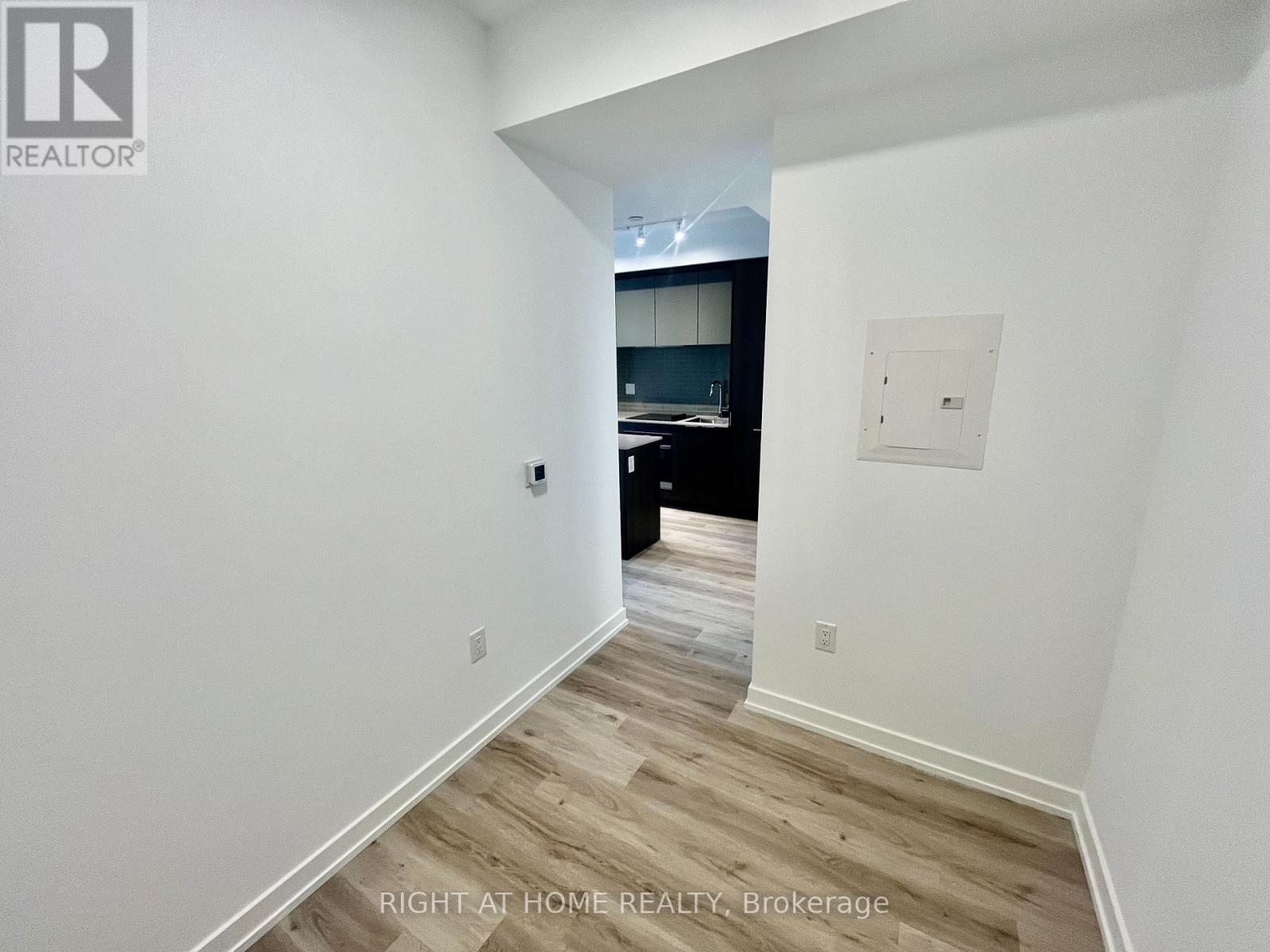 3901 - 395 Square One Drive, Mississauga, Ontario  L5B 0P6 - Photo 18 - W12648224