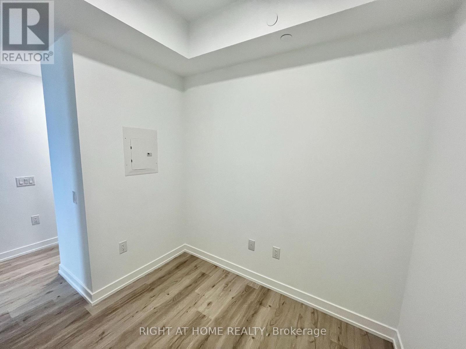 3901 - 395 Square One Drive, Mississauga, Ontario  L5B 0P6 - Photo 19 - W12648224
