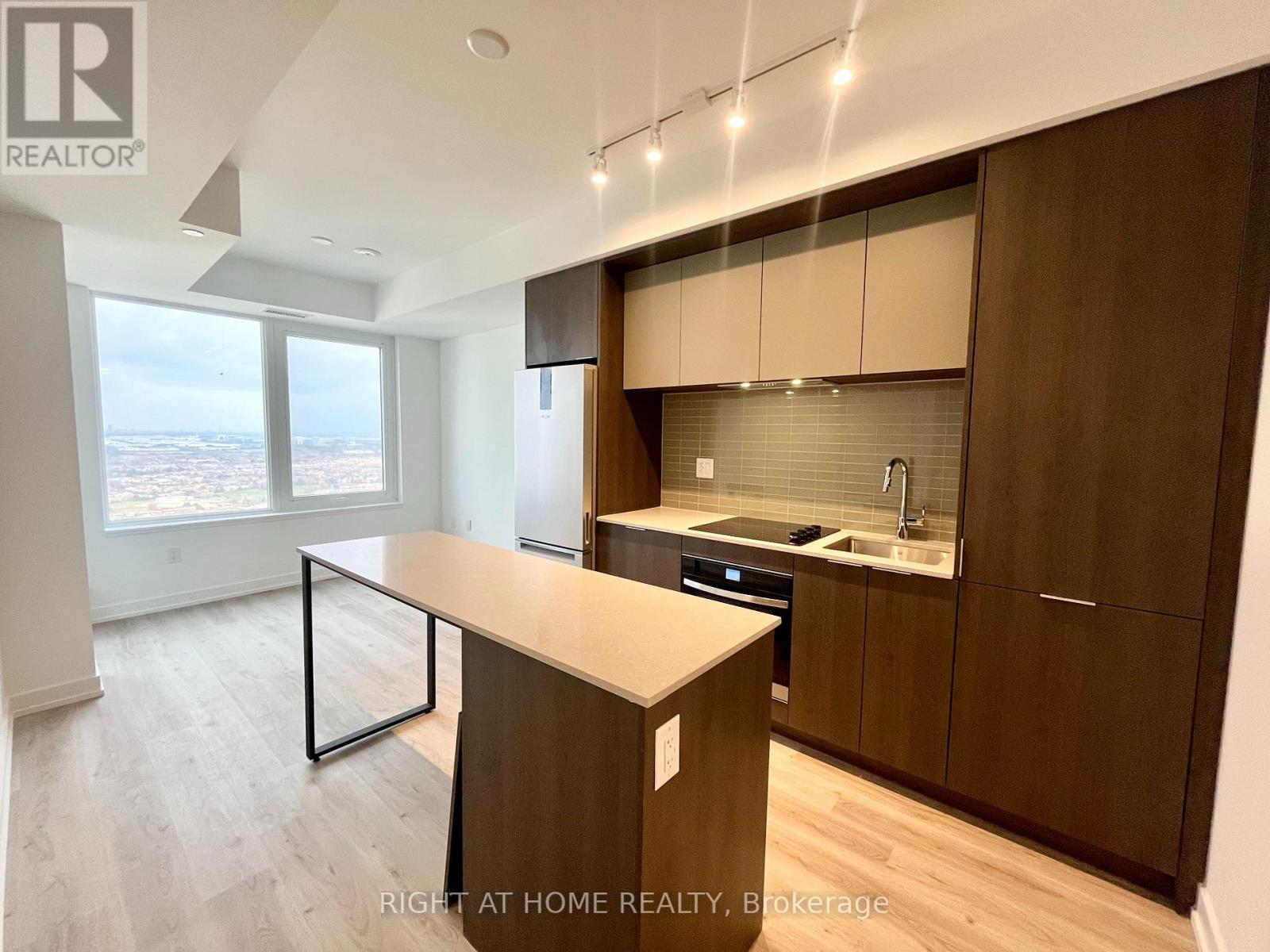 3901 - 395 Square One Drive, Mississauga, Ontario  L5B 0P6 - Photo 3 - W12648224