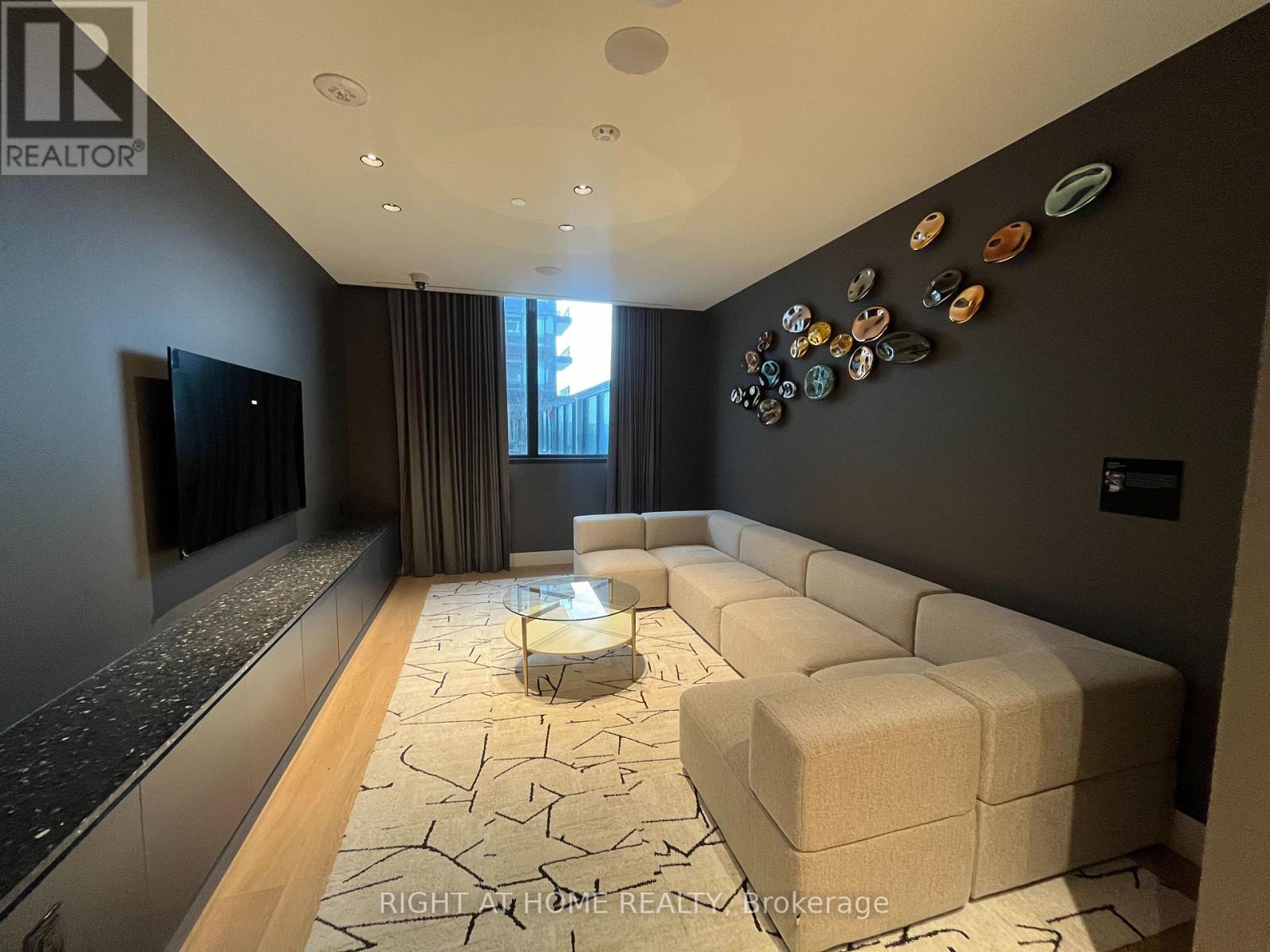 3901 - 395 Square One Drive, Mississauga, Ontario  L5B 0P6 - Photo 32 - W12648224