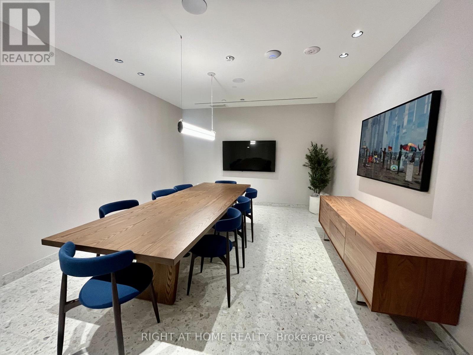 3901 - 395 Square One Drive, Mississauga, Ontario  L5B 0P6 - Photo 33 - W12648224