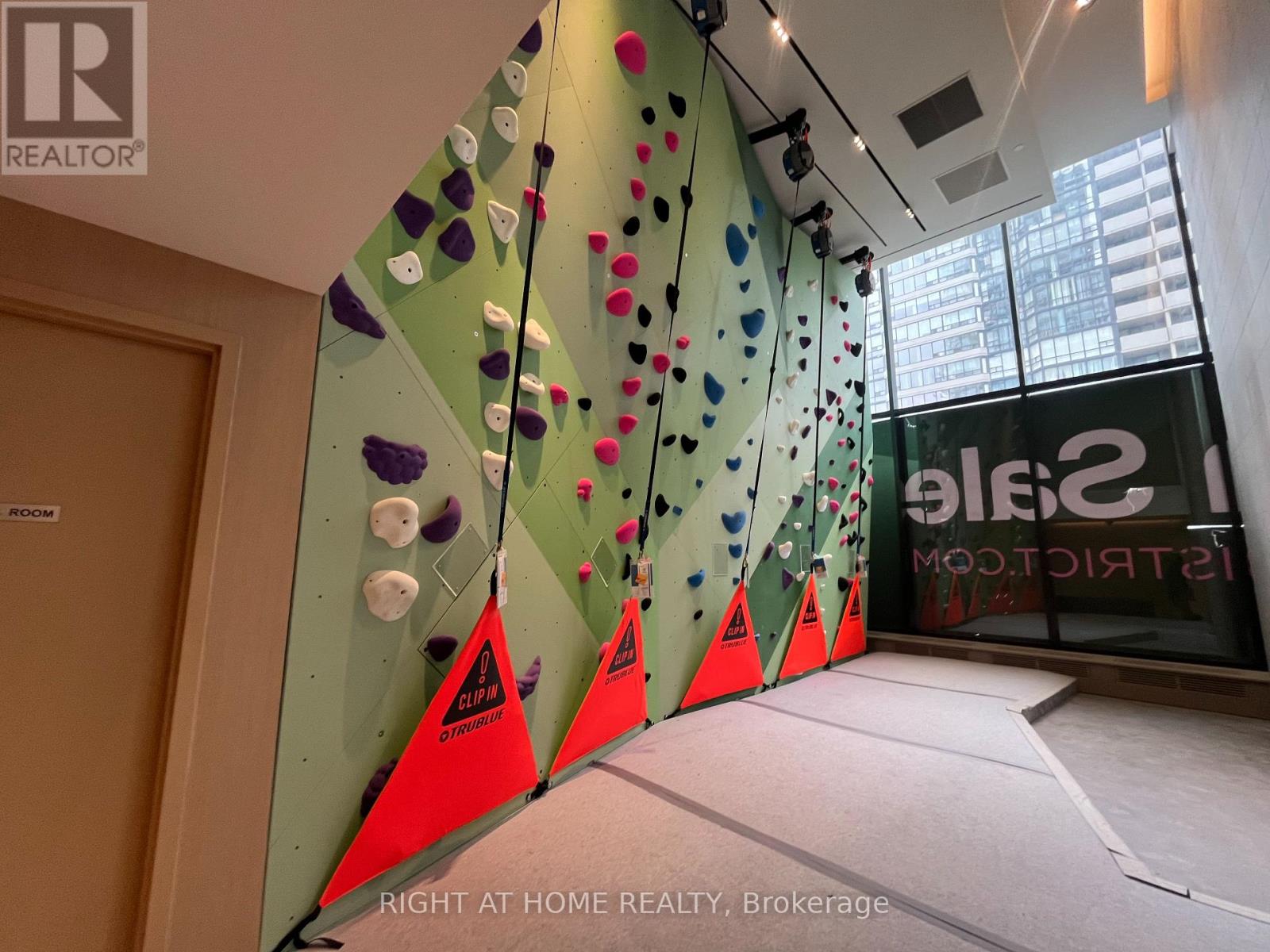 3901 - 395 Square One Drive, Mississauga, Ontario  L5B 0P6 - Photo 43 - W12648224