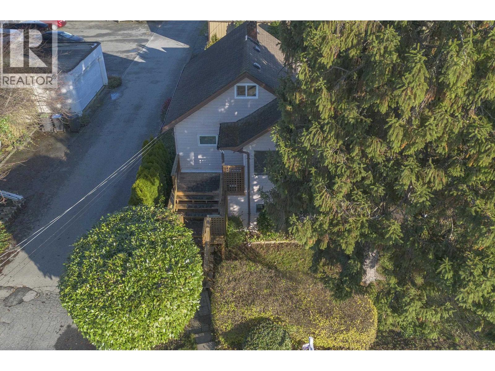 251 Pembina Street, New Westminster, British Columbia  V3M 5J3 - Photo 33 - R3074515