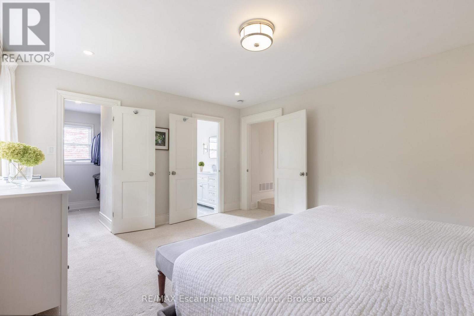 212 King Street, Oakville, Ontario  L6J 1B5 - Photo 21 - W12484476