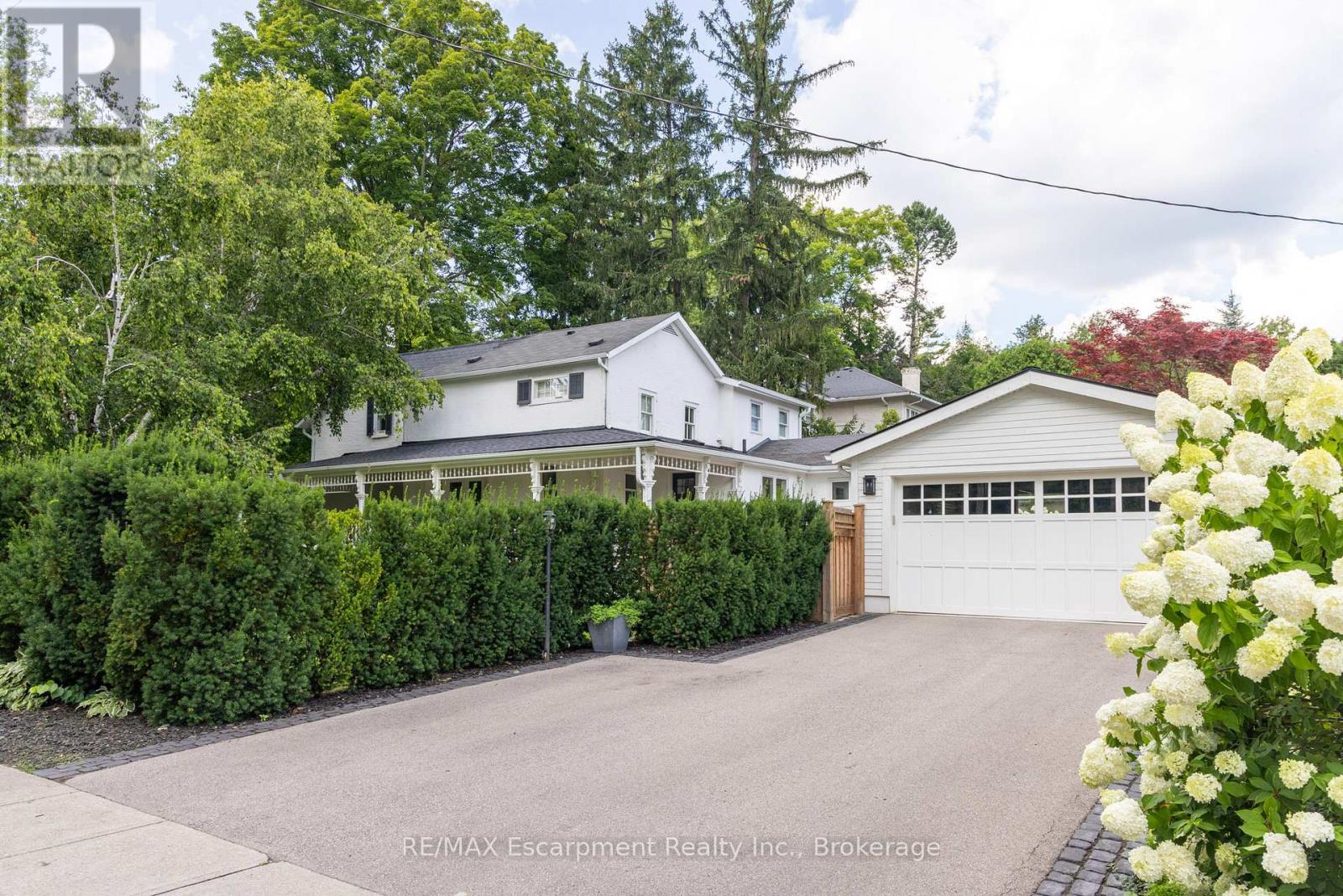 212 King Street, Oakville, Ontario  L6J 1B5 - Photo 3 - W12484476